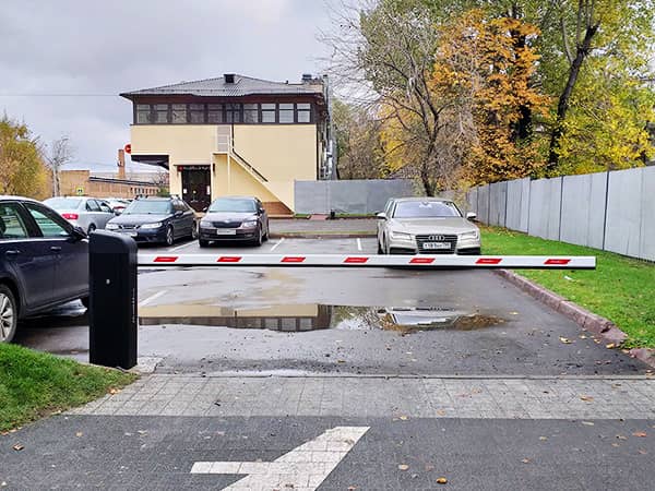 Купить шлагбаум ДорХан со стрелой 3 м в Шымкенте от компании DoorHan Шымкент.